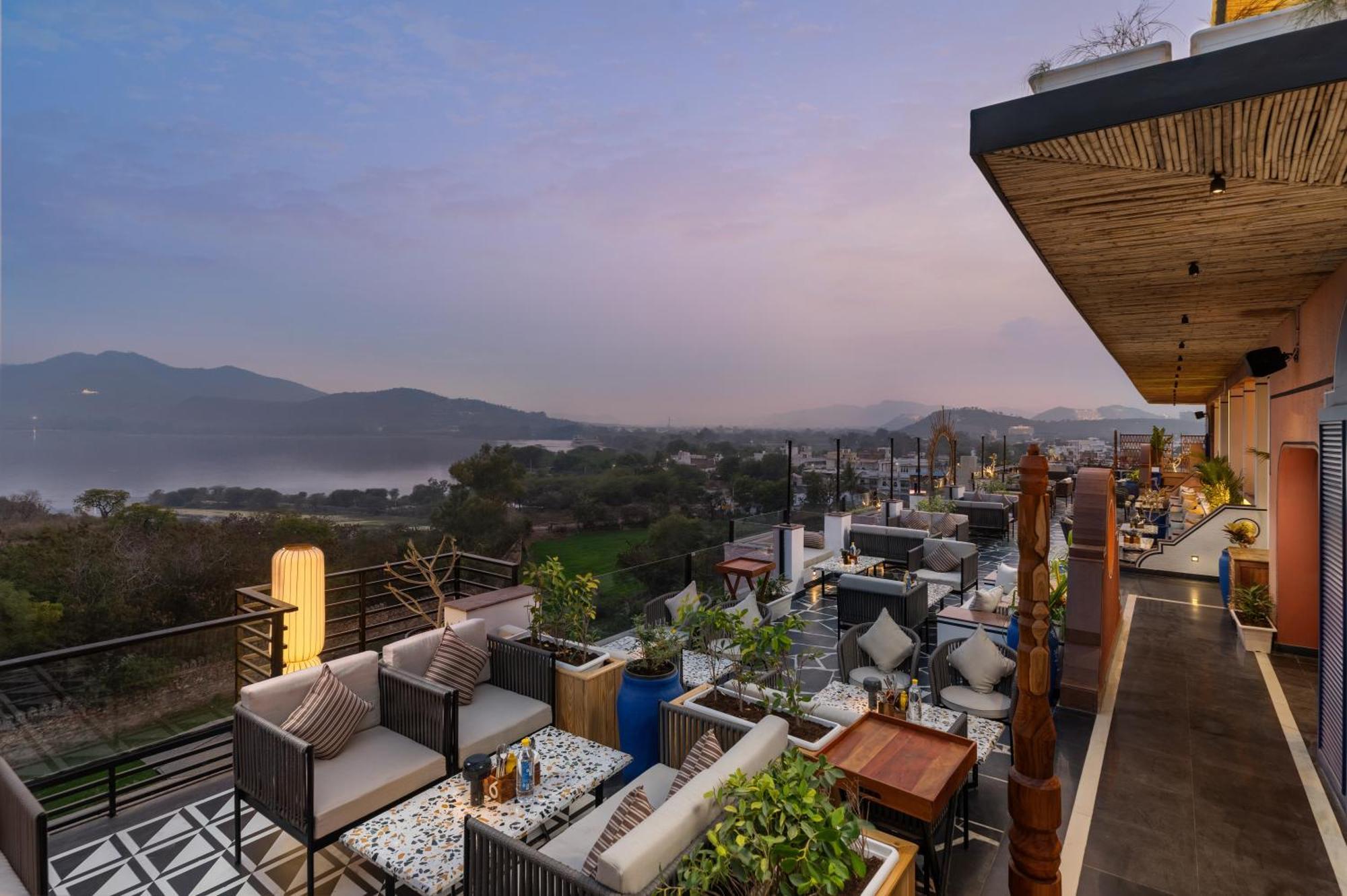 Casa Blanca Lakecity Udaipur Extérieur photo